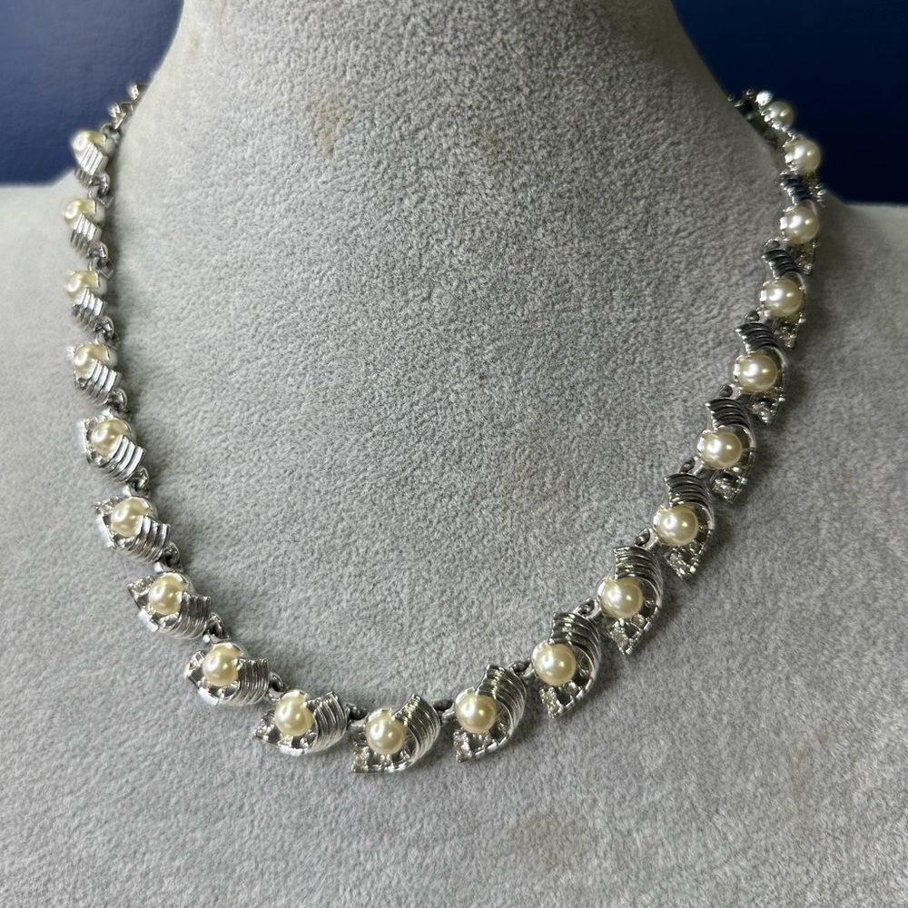 Vintage Charel Silver-tone Faux Pearl Rhinestone Art Deco Inspired Necklace 14”